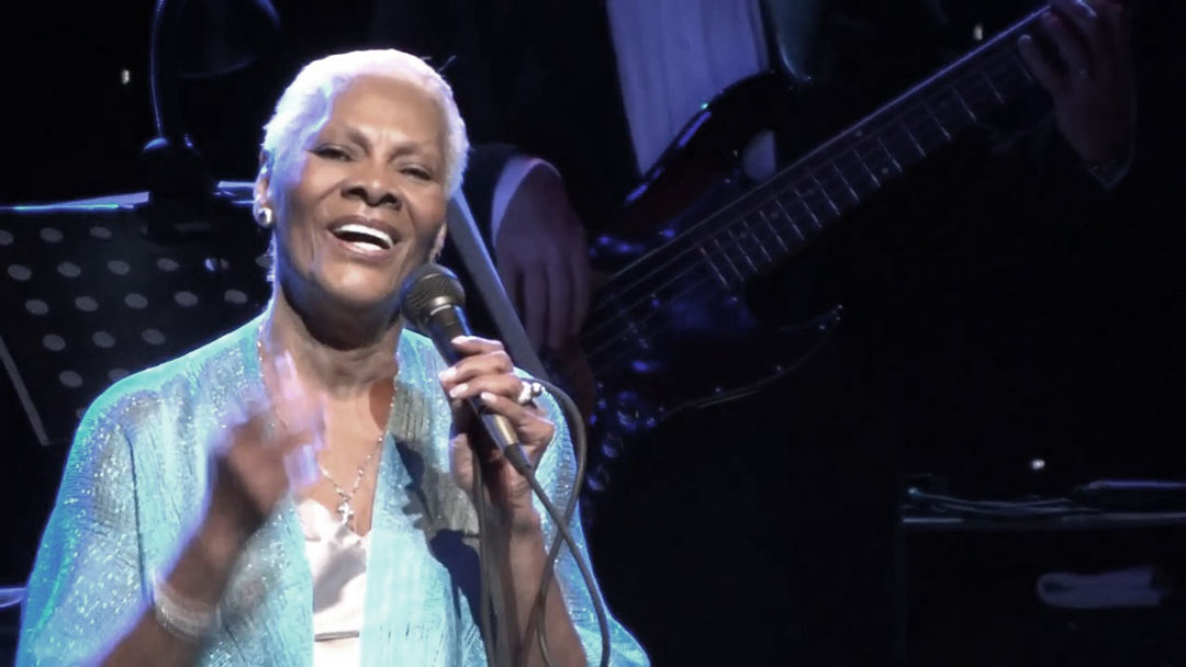 Dionne Warwick singing one of her greatest hits live.